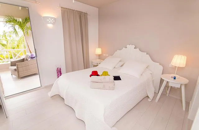 Tracadero Beach Resort suite bedroom
